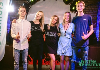 Ritma_instituts_izlaidums_DJ_Diane_DJ_EK_DJ_Kruu_DJ_Meidei_Madara_Tampe_Valda_Kaupuza.jpg